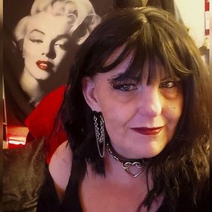 Meet your Posher, Carrie